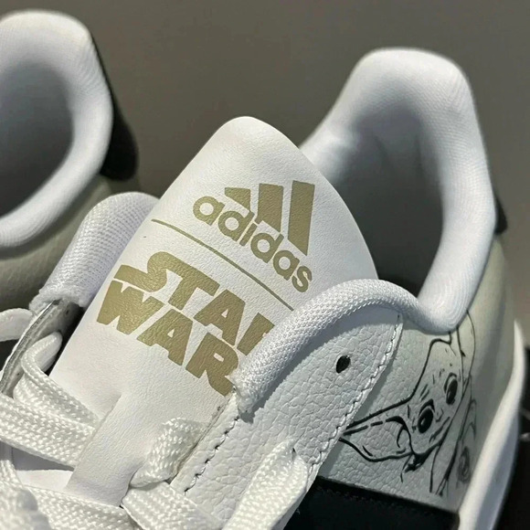 Host Pick Adidas x Star  Wars Grand Court Baby Yoda - Picture 8 of 15